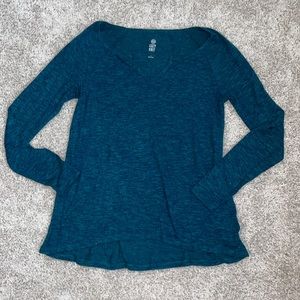 Like new- SO brand cozy knit top size small